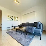 Villa Acropolis 8 *