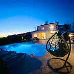 Acropolis 8 Villa