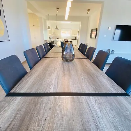 Acropolis 8 Klorakas