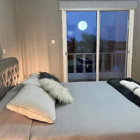 Acropolis 8 Klorakas