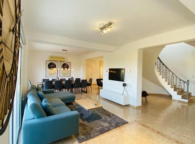 Acropolis 8 * Klorakas