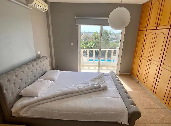 Acropolis 8 * Klorakas