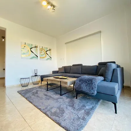Villa Acropolis 8 *