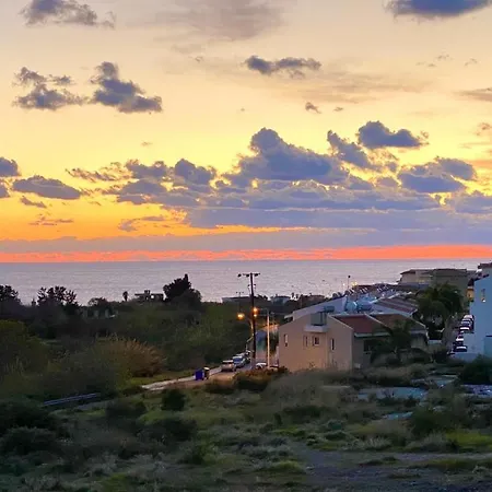 Villa Acropolis 8 *
