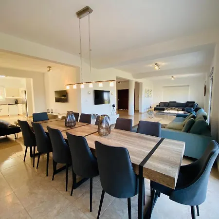 Acropolis 8 * Klorakas