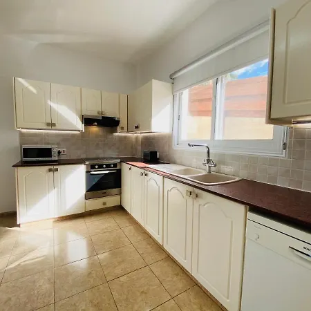 Acropolis 8 * Klorakas