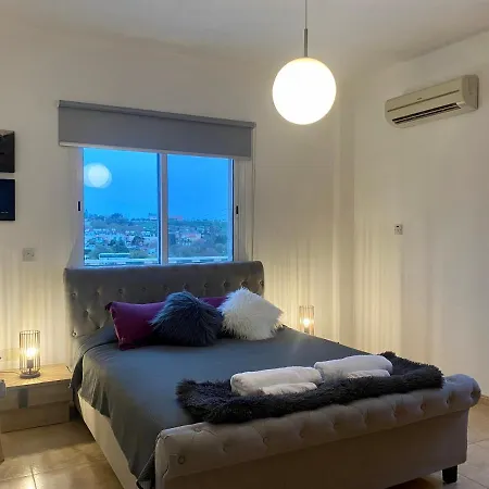 Acropolis 8 Villa *