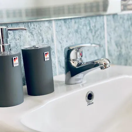 Acropolis 8 فيلة Klorakas